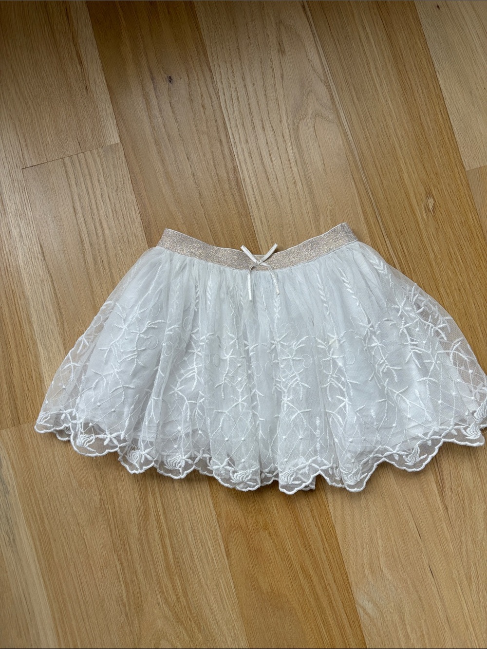 3Pommes White Embroidered Tulle Skirt with Metallic Waistband